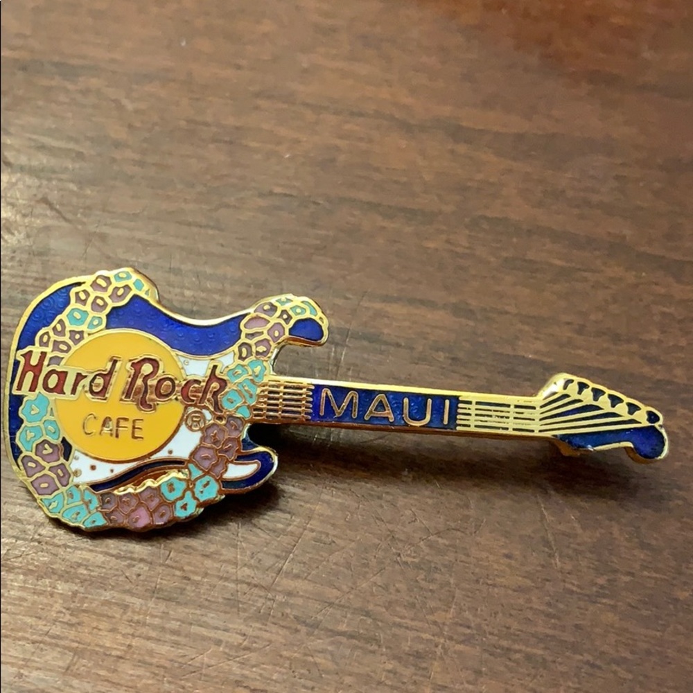 Hard Rock Cafe Maui Guitar Pin